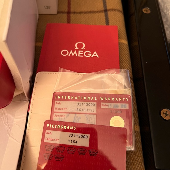 Omega Speedmaster with box and papers - Picture 2 of 9
